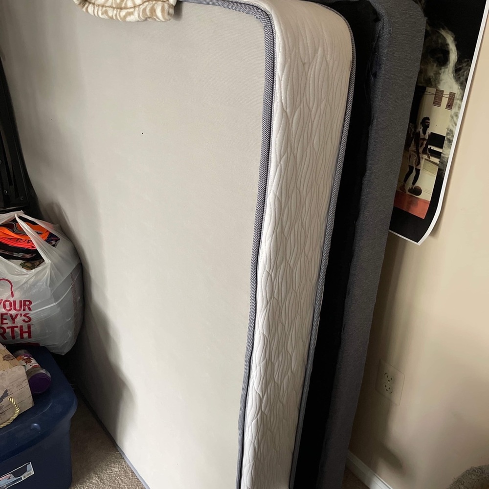 Queen Mattress & Boxspring set